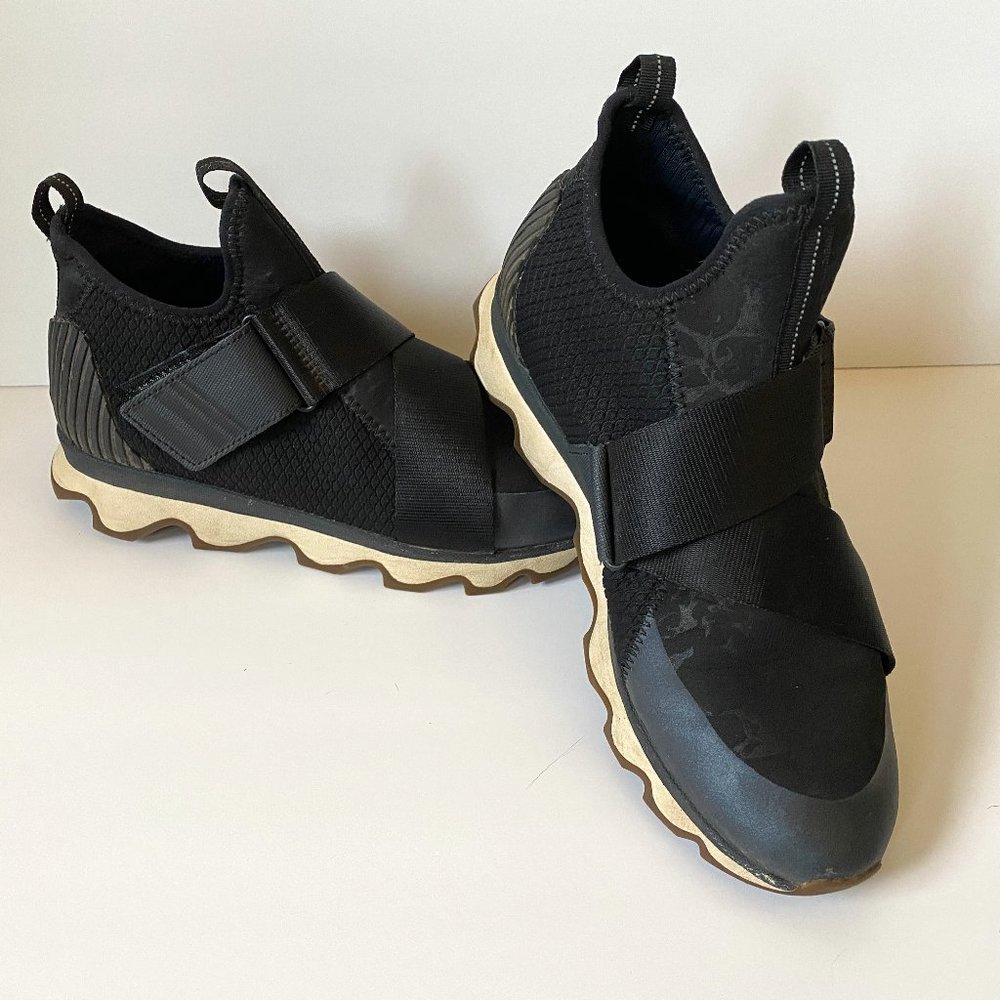 SOREL - Women’s Kinetic Sneak, Knit Sneaker with Scalloped Sole